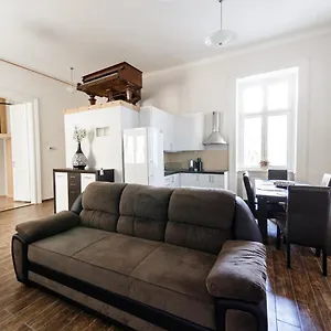 hotellátogatás